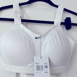 Ladies NEW NIKE SPORTS BRA M(C-E) w tag